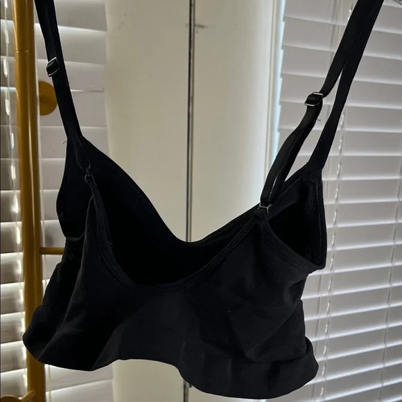 SKIMS Classic Black Bralette - Picture 3 of 9